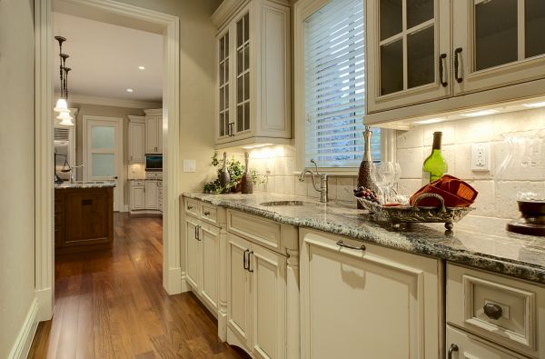 Butlers Pantry Installation in Longview
